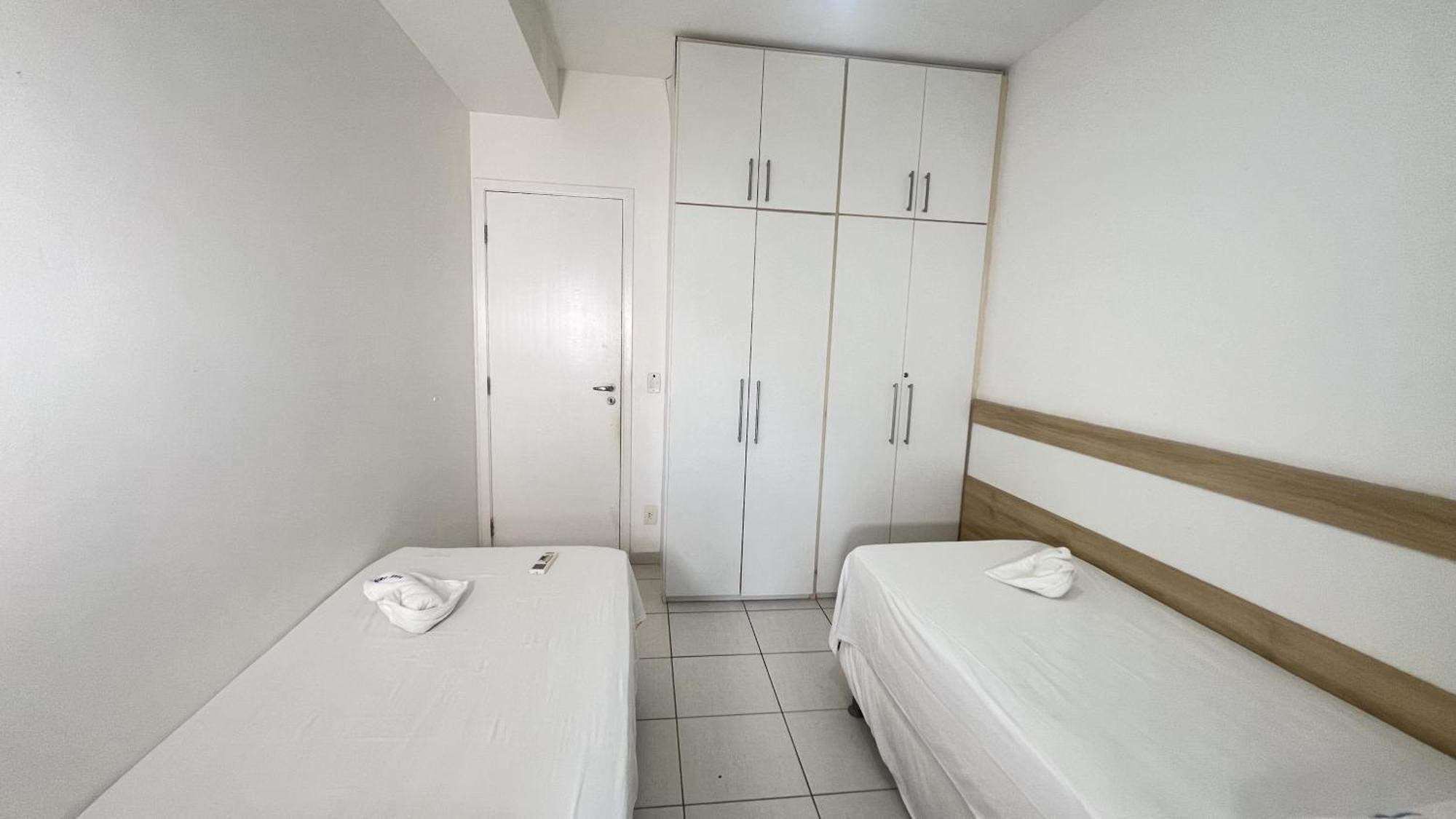 Apartment Living 1111 *
