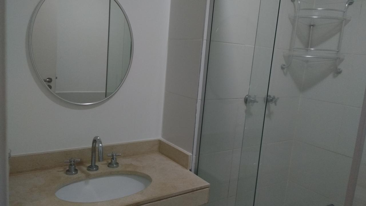 Living 1111 Apartment *